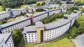 Accommodation-ensuite-campus-external.jpg