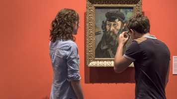 students-in-gallery.jpg
