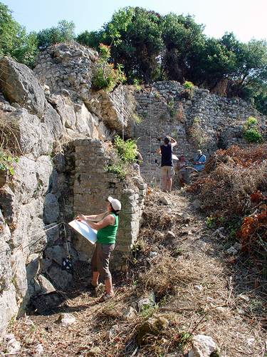 the research team doing a wall reading of the Acropolis wall