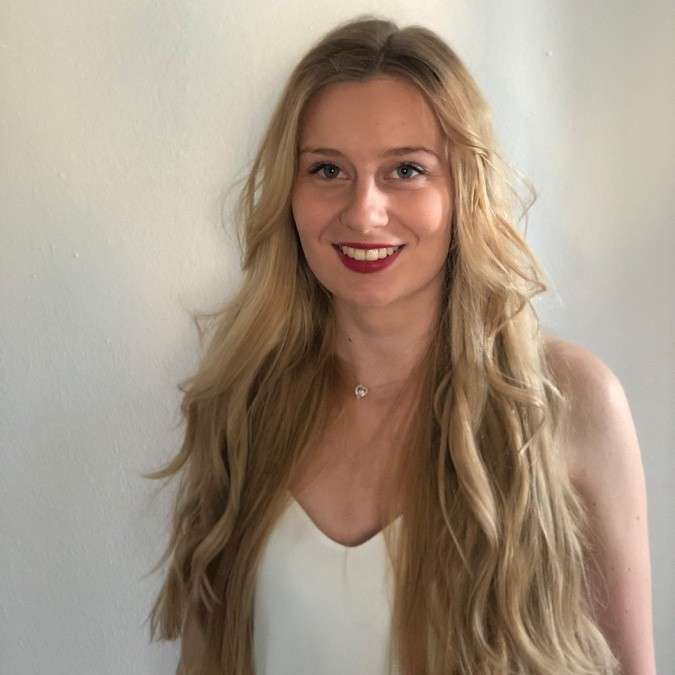 Student Alumni Dominika